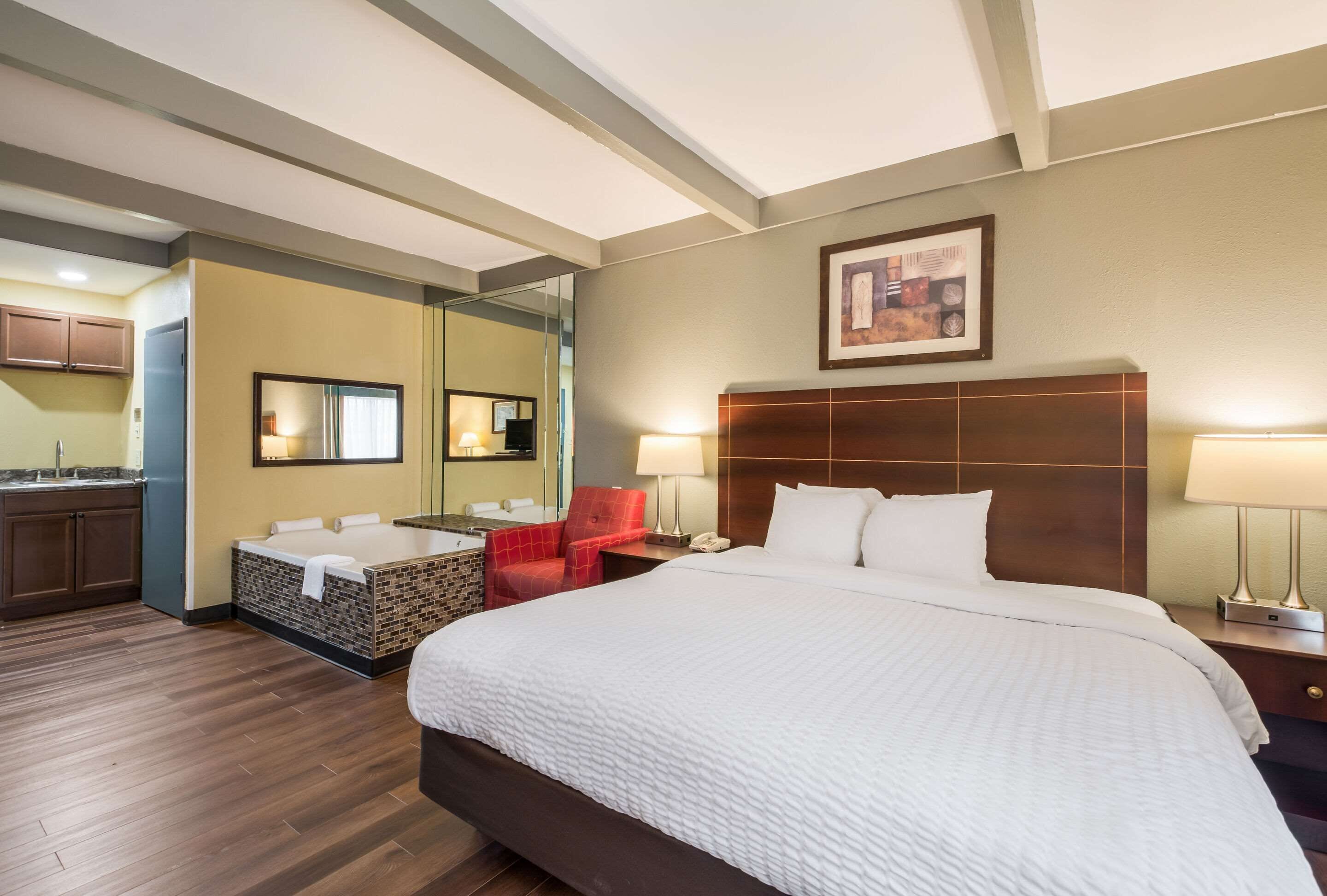 room, 1 king bed, accessible, non smoking (efficiency) | in-room safe, desk, laptop workspace, iron/ironing board