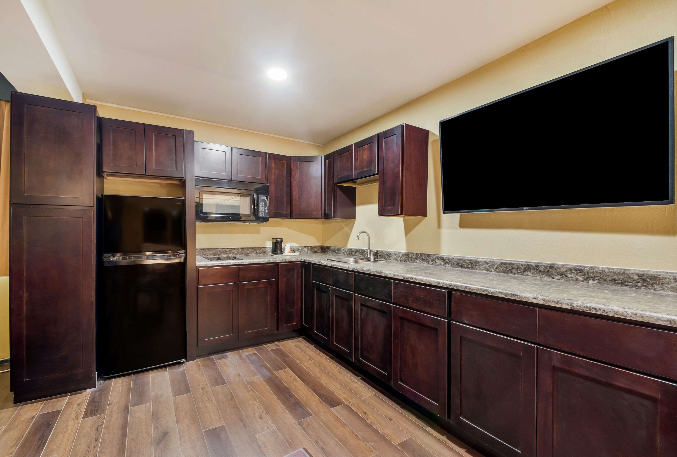 in-room safe, desk, laptop workspace, iron/ironing board