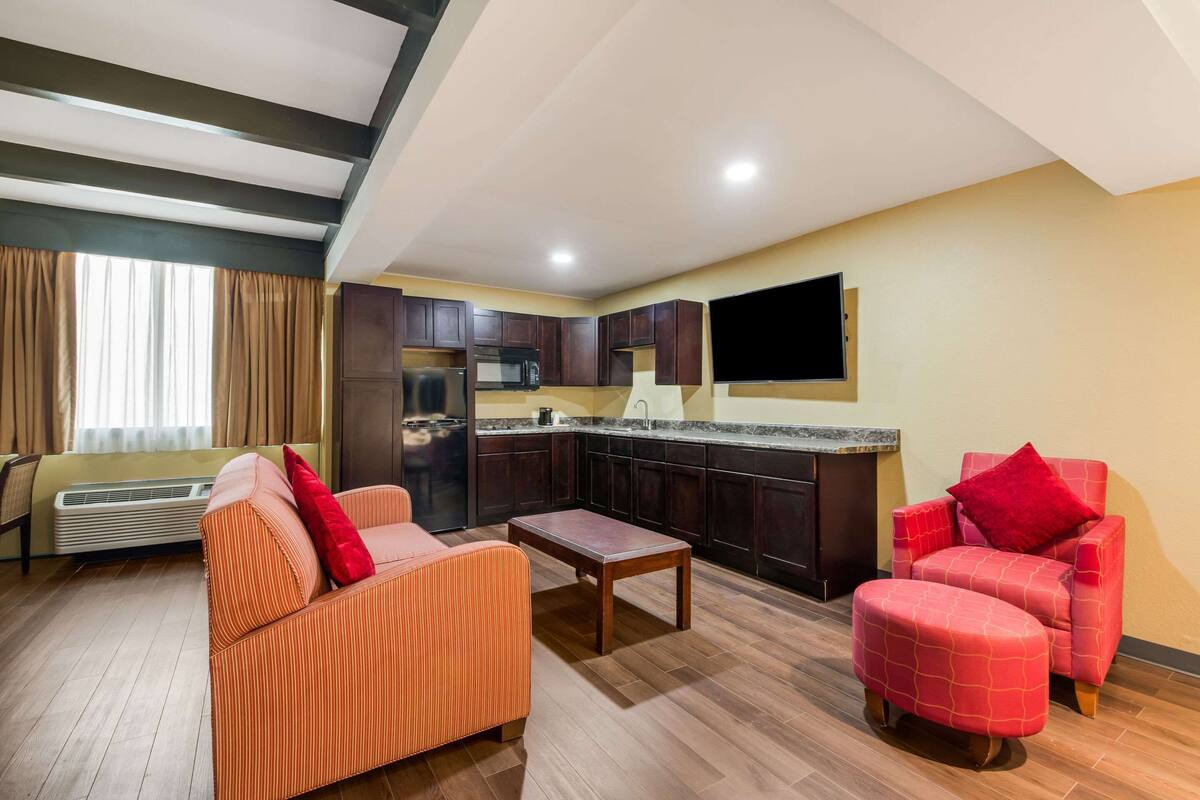 in-room safe, desk, laptop workspace, iron/ironing board