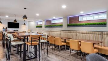 Gratis komplett frukost varje dag