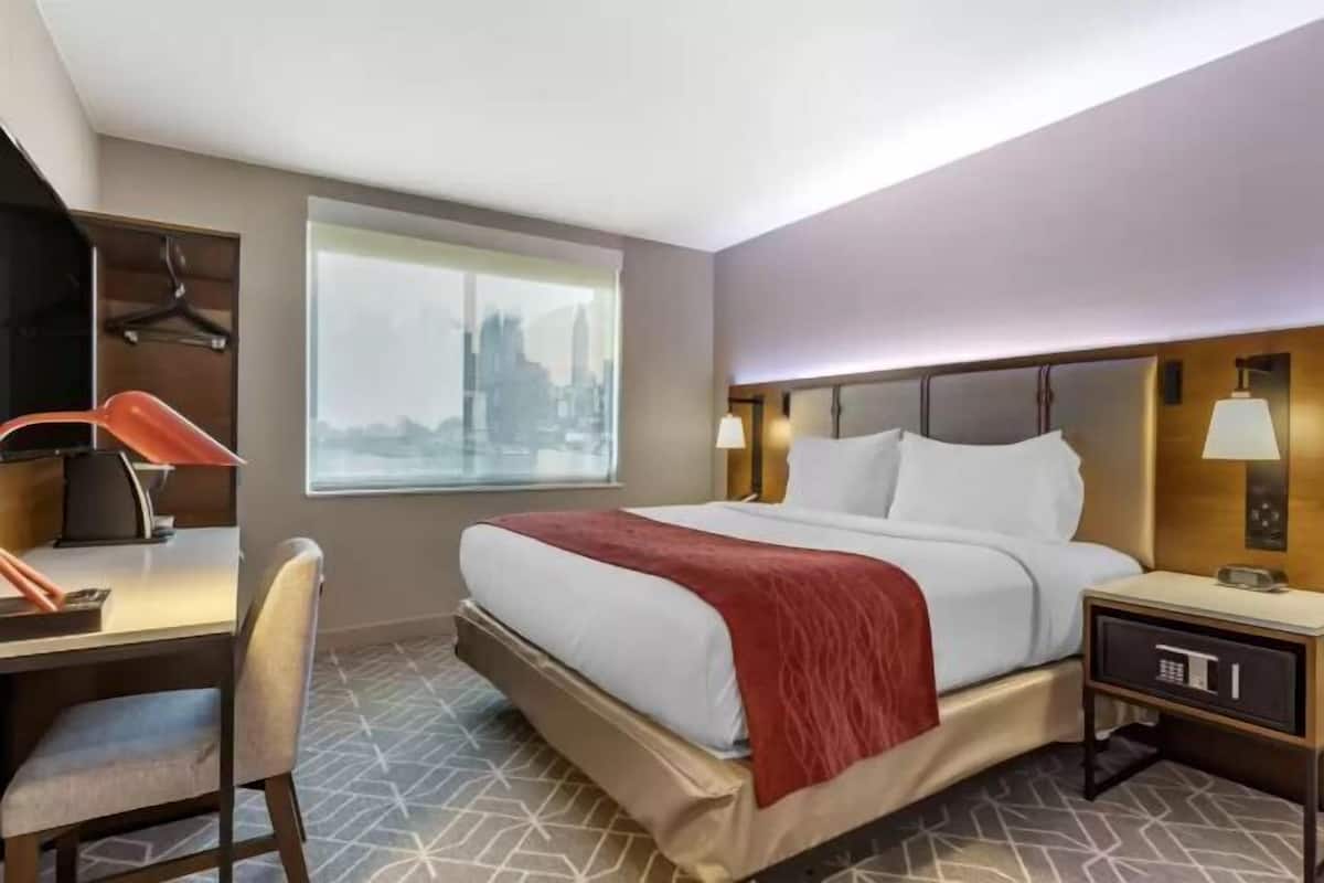 Premium bedding, pillowtop beds, in-room safe, desk