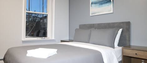 2 bedrooms, desk, iron/ironing board, travel cot