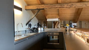 Réfrigérateur, four, plaque de cuisson, lave-vaisselle