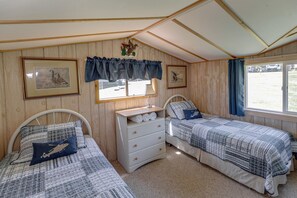 3 Schlafzimmer, Reisekinderbett, kostenloses WLAN, Bettwäsche