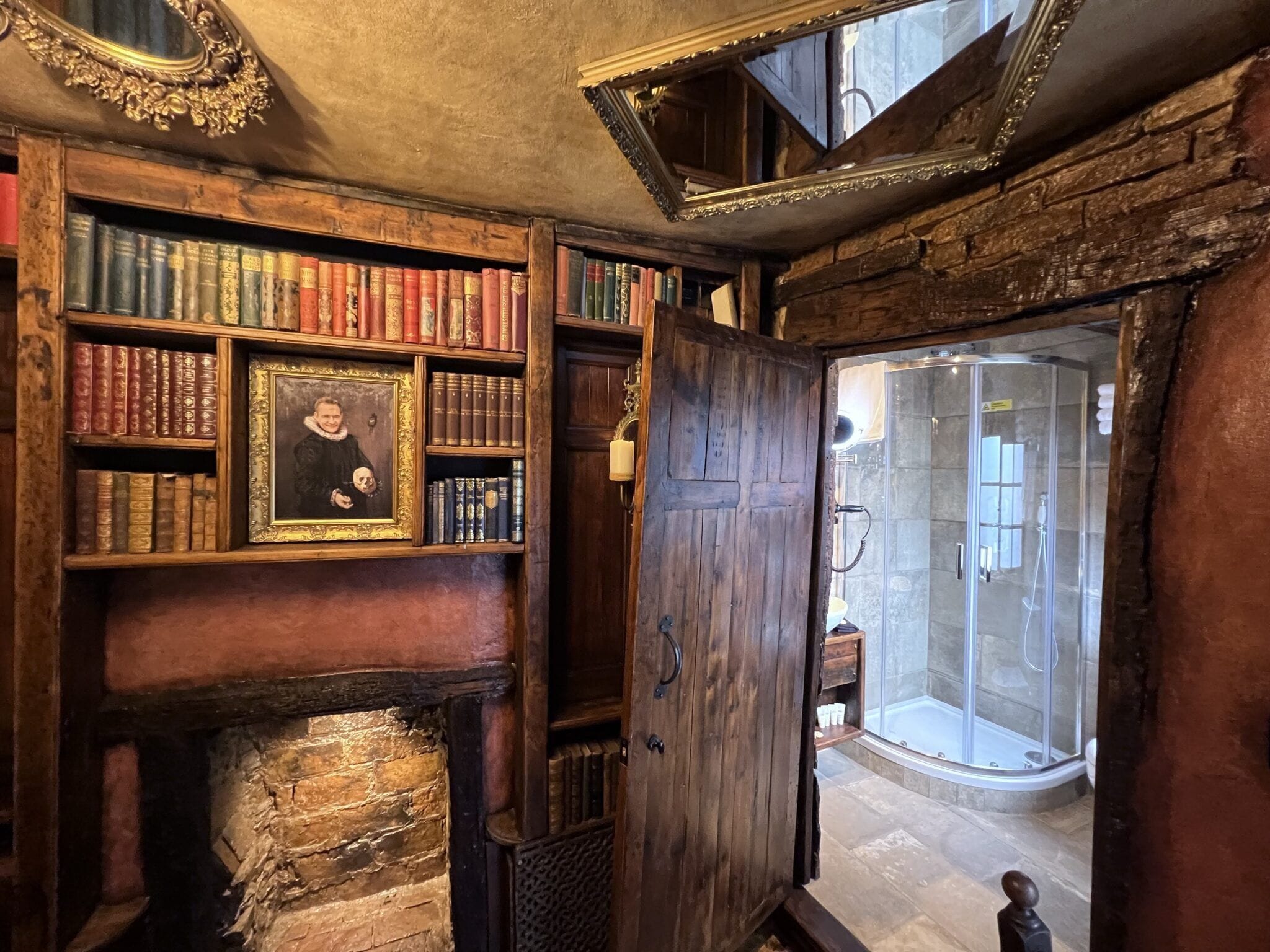 Standard Quadruple Room, Ensuite (Libraryum) | Bathroom