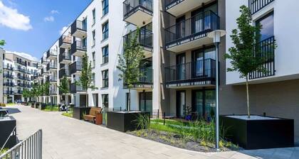 Cozy Apartment | Balcony | 10 min to Old Market Square