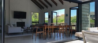 Modern home in Ditch Plains, 4-min-walk from the beach