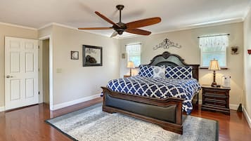 4 bedrooms, iron/ironing board, free WiFi, bed sheets