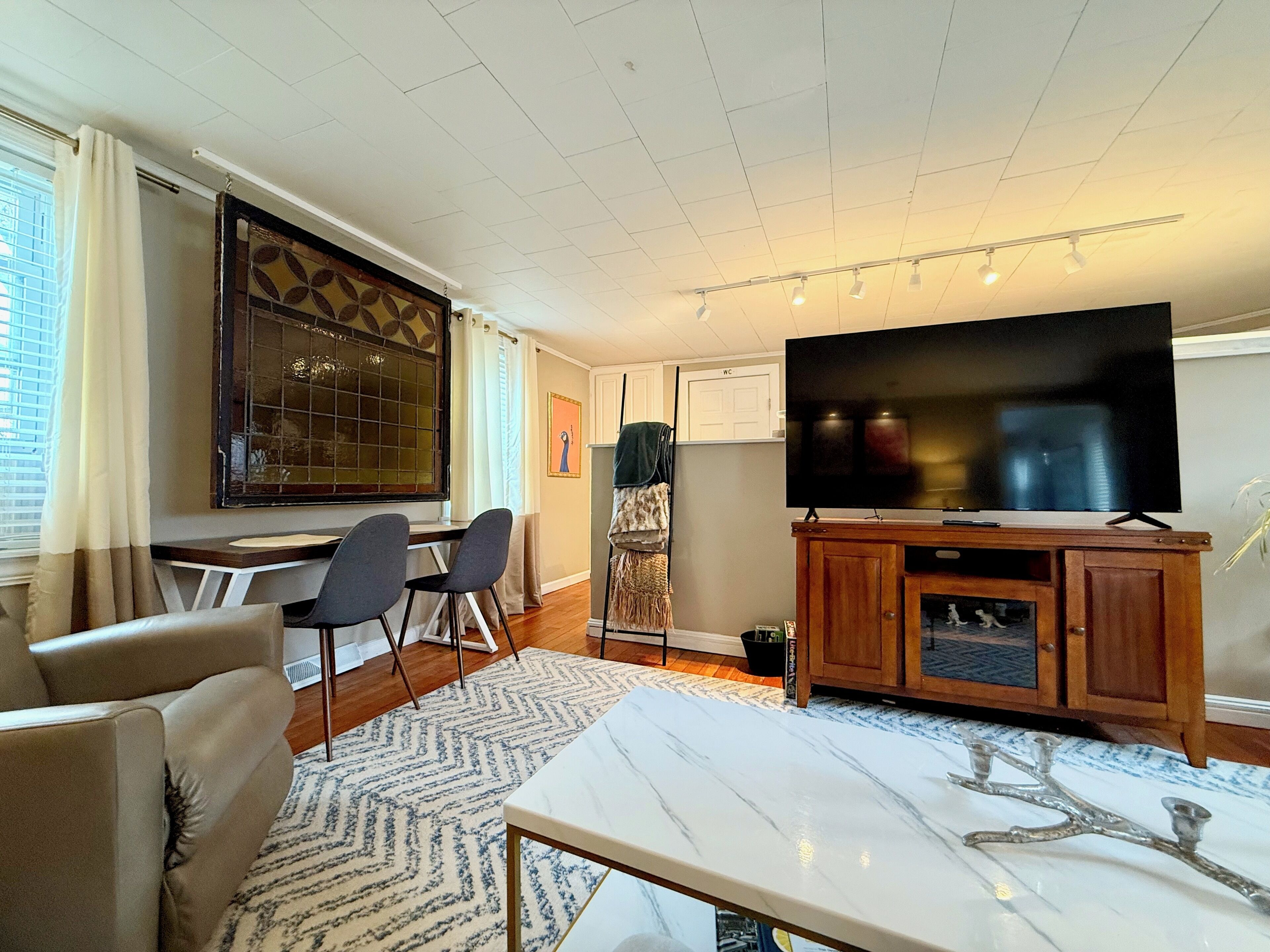 Smart TV, books