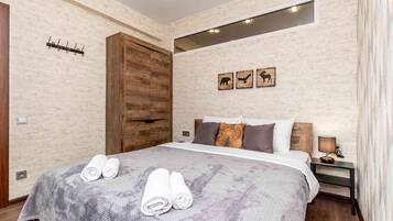 2 Schlafzimmer, Allergikerbettwaren, individuell dekoriert