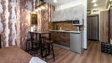 Herdplatte, Kochgeschirr/Geschirr/Besteck, Reinigungsartikel