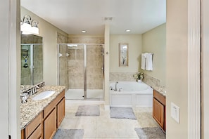 Combined shower/tub, jetted tub, hair dryer, towels