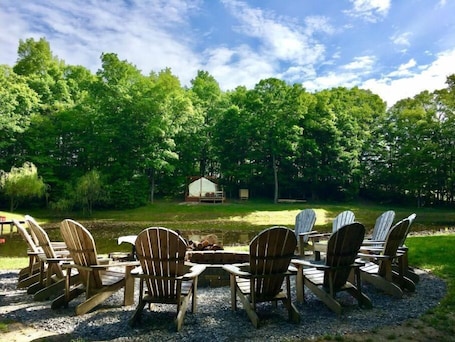 Property grounds. Savannah Safari Tent & Breakfast-FLX Glamping