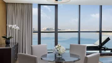 Executive Suite, 1 Bedroom, Balcony, Sea View | 客房景觀