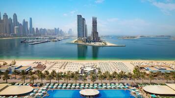 2 buitenzwembaden, gratis zwembadcabana's, parasols voor strand/zwembad