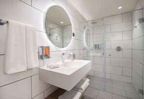 Room, 1 King Bed, Non Smoking | Bathroom shower - Hampton by Hilton Tashkent (Tashkent)