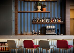 Bar (on property) - Hampton by Hilton Tashkent (Tashkent)