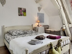 4 chambres, fer et planche à repasser, Wi-Fi gratuit, draps fournis