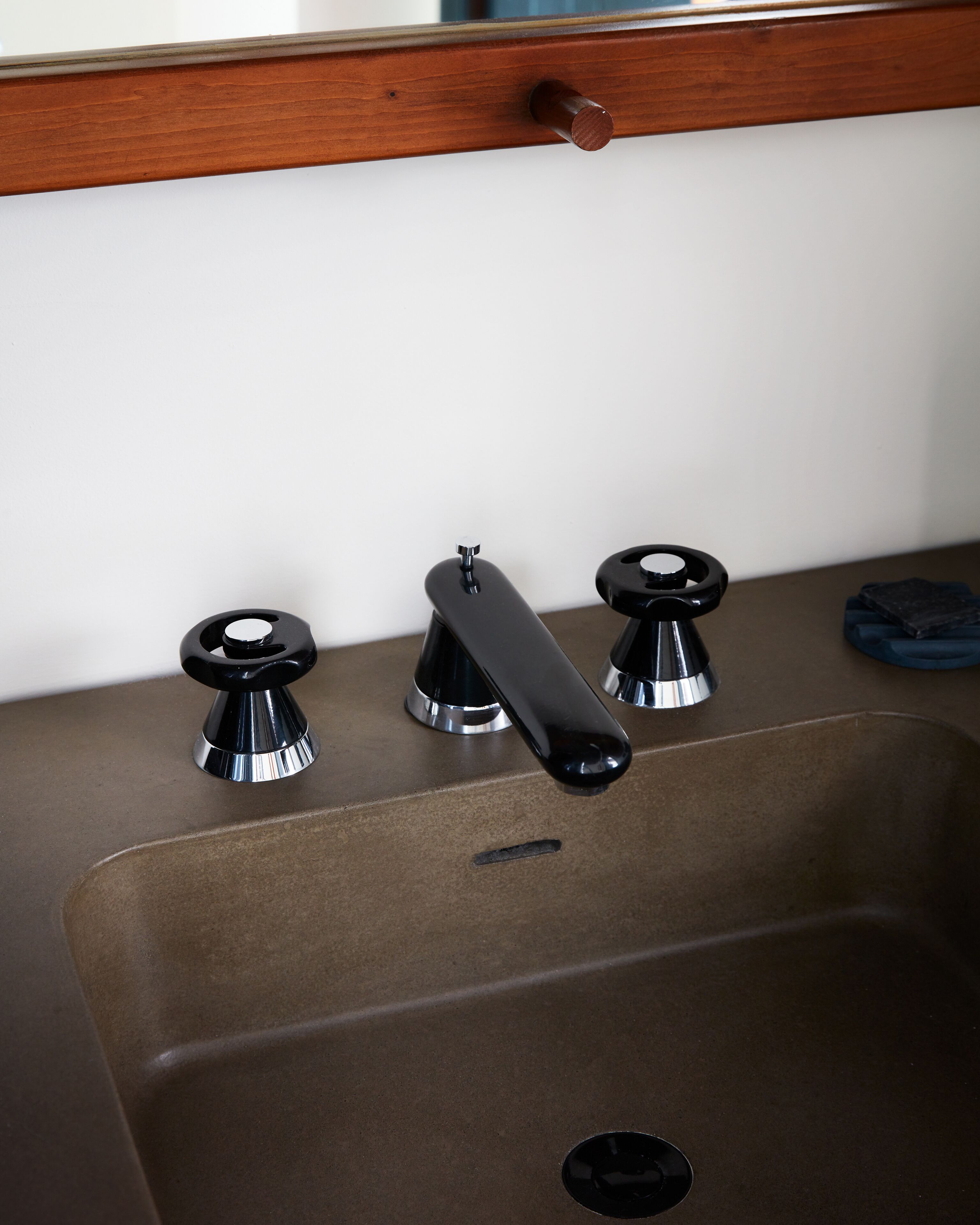 shower, rainfall showerhead, free toiletries, bathrobes