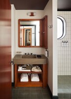 Shower, rainfall showerhead, free toiletries, hair dryer