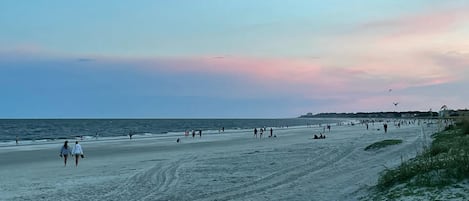 Plage à proximité, chaises longues