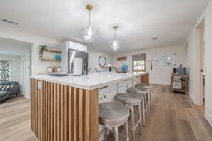 Interior - Contemporary Oaks Heated Pool + HOT TUB! (Tampa)