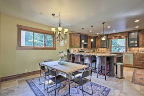 Fridge, microwave, stovetop, dishwasher - Provo Canyon Cabin 'Treehouse' w/ Mountain Views (Provo)