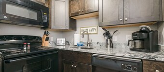 Perfect Beach Getaway for 5! Steps to the Sand!