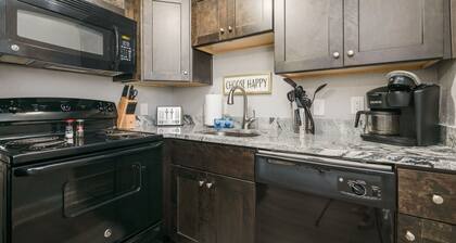 Perfect Beach Getaway for 5! Steps to the Sand!