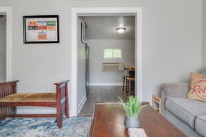Interior - Perfect Beach Getaway for 5! Steps to the Sand! (Hampton)