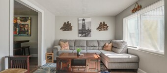 Perfect Beach Getaway for 5! Steps to the Sand!