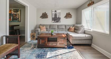 Perfect Beach Getaway for 5! Steps to the Sand!