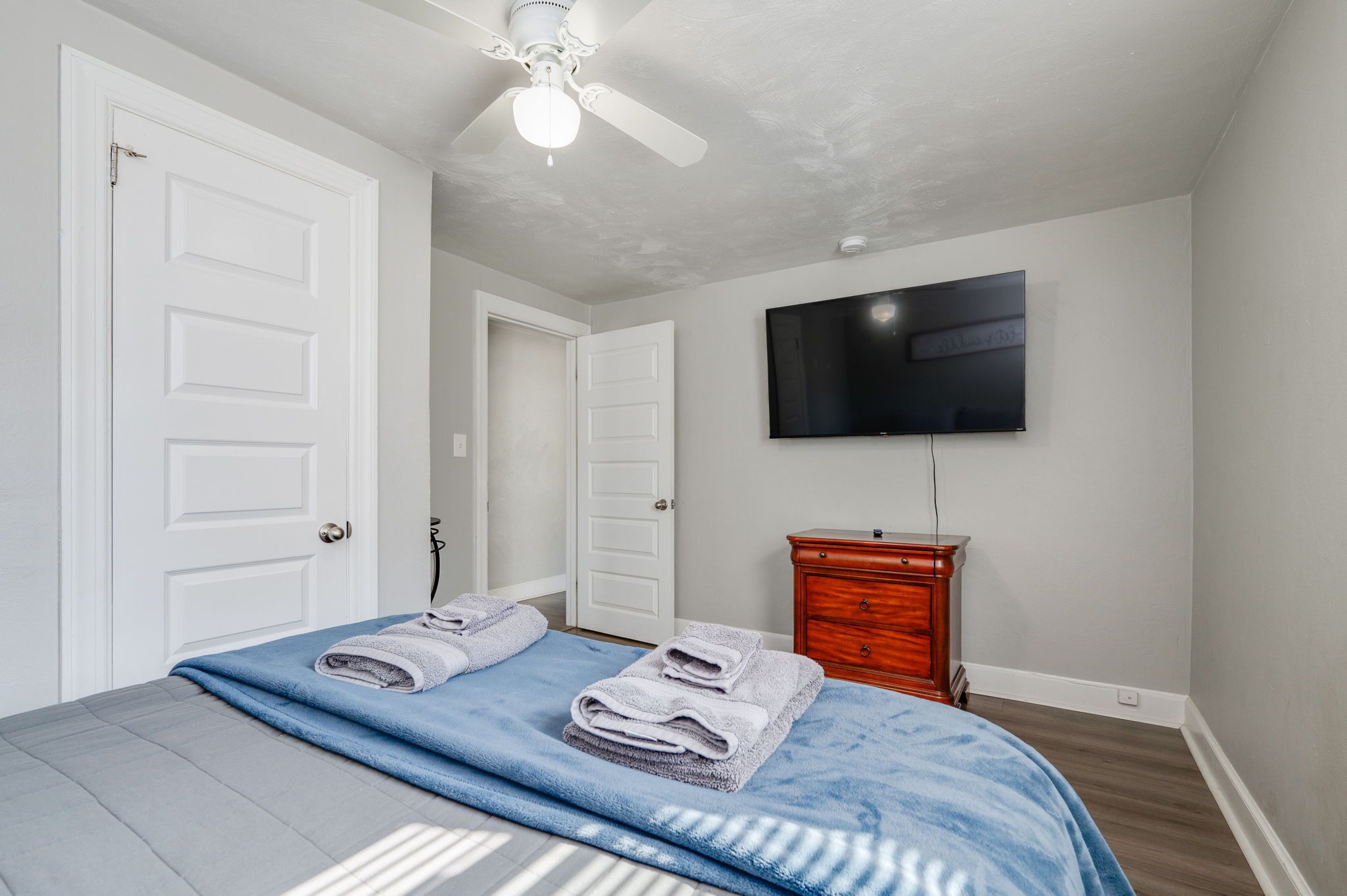 2 bedrooms, iron/ironing board, free WiFi, bed sheets