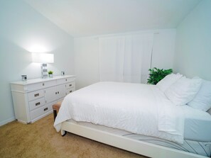 1 habitación, tabla de planchar con plancha, wifi gratis y ropa de cama
