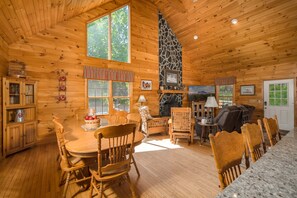 Interior - Mountain Views, Hot Tub, Fire Pit, Game Room & River Access (Sugar Grove)