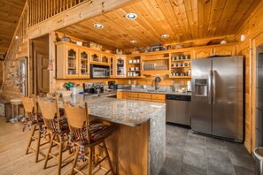 Coffee/tea maker, fridge, microwave, oven - Mountain Views, Hot Tub, Fire Pit, Game Room & River Access (Sugar Grove)
