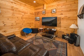 TV, fireplace, DVD player, foosball - Mountain Views, Hot Tub, Fire Pit, Game Room & River Access (Sugar Grove)