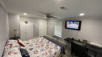 6 chambres, bureau, fer et planche Ă repasser, lit parapluie