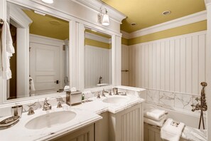 House (1a-OWB 36) | Bathroom