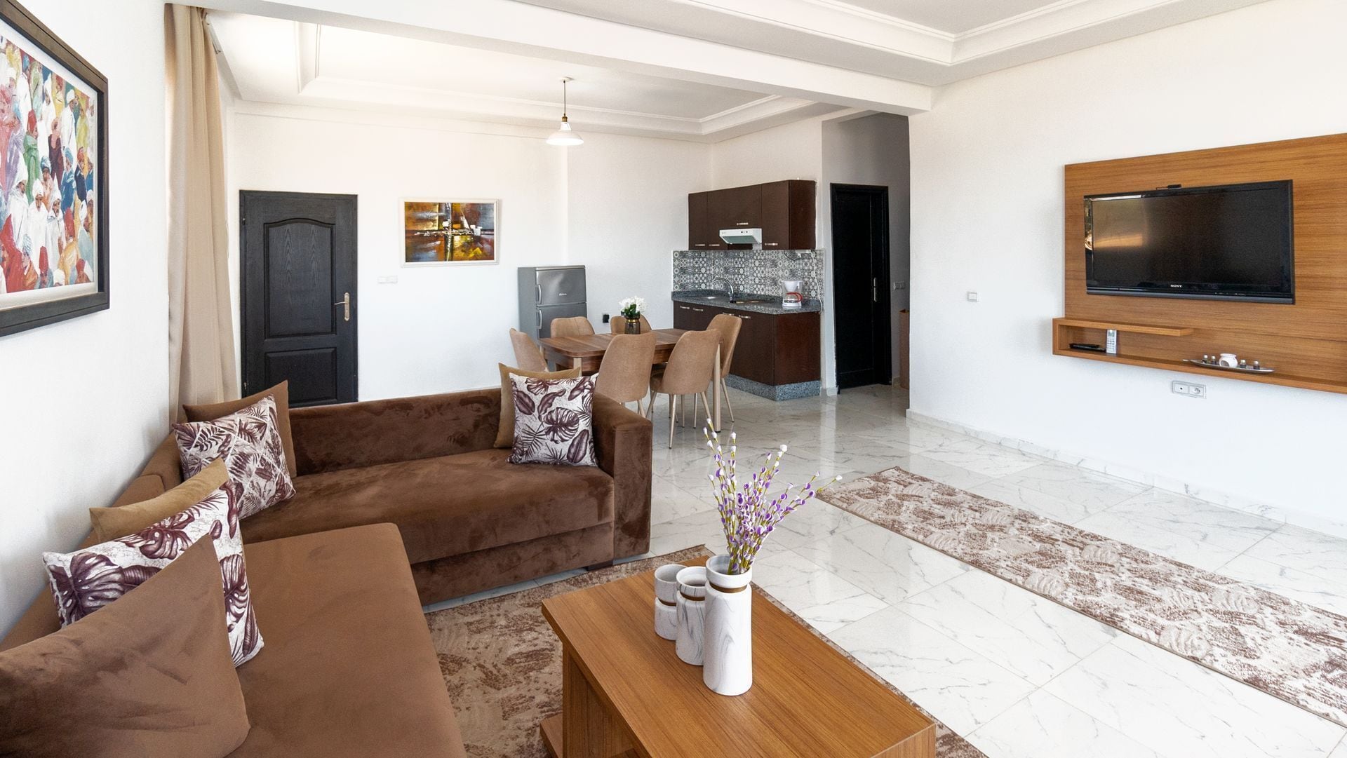 Grand Apartment, City View | Living room