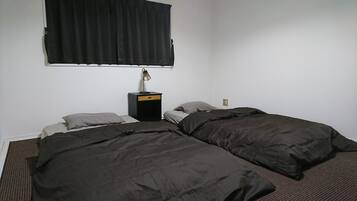 3 habitaciones, escritorio, wifi gratis y ropa de cama