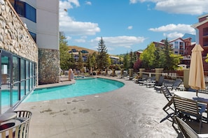 Innenpool, beheizter Pool