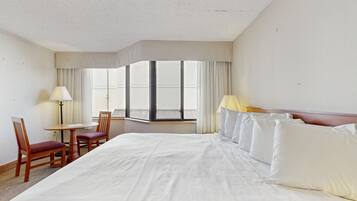 Iron/ironing board, Internet, bed sheets