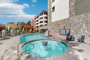 Indoor pool, a heated pool - Efficient Mountain Escape W/ Murphy Bed, Shared Pool, Slope Access & Kitchenette (Crested Butte)