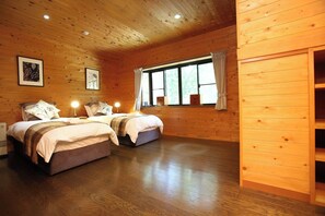 2 bedrooms, iron/ironing board, free WiFi, bed sheets - Hinoki Cabin Hakuba 2 2LDK 4person rental villa / Kitaazumi-gun Nagano (Kitaazumi-gun)