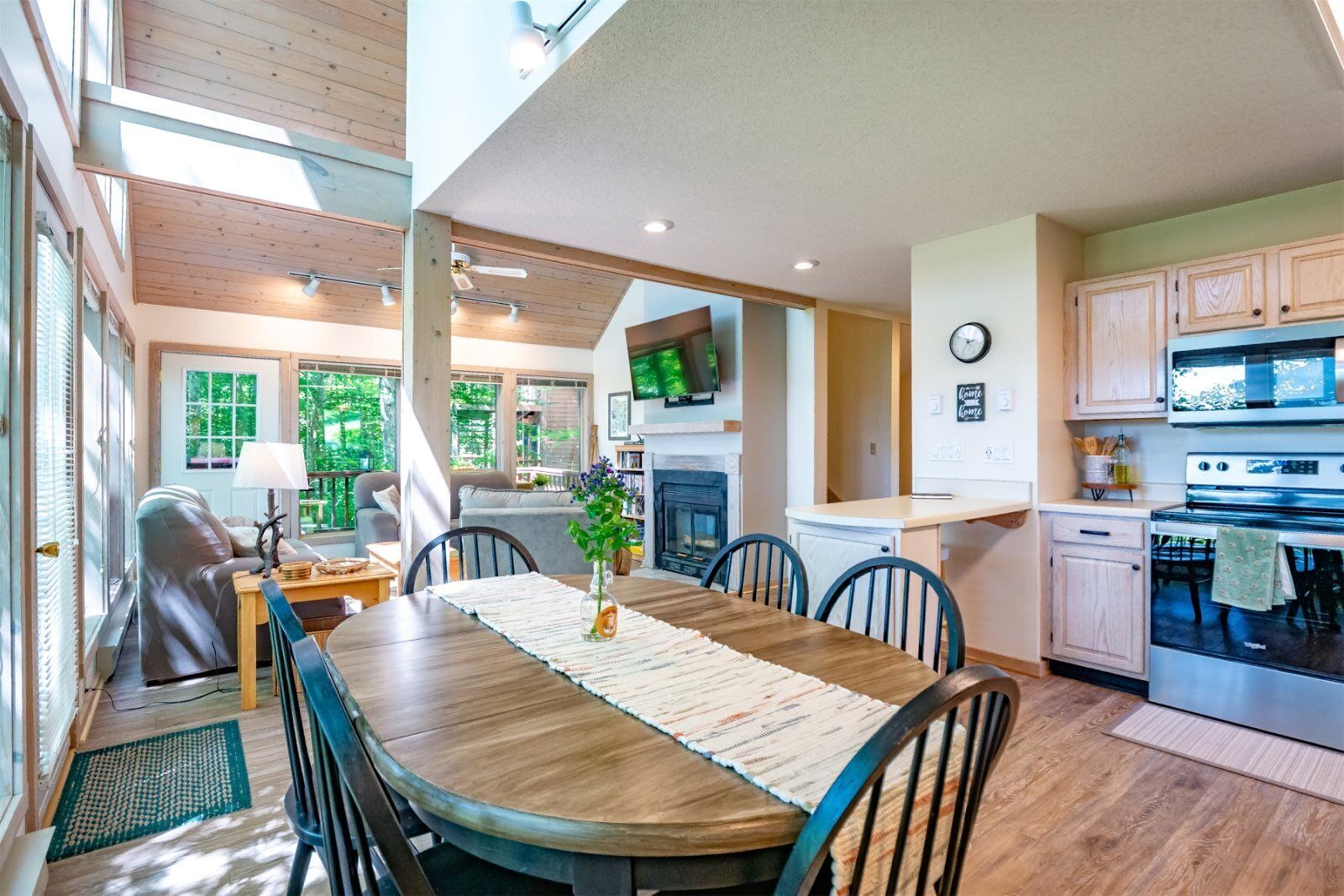 House (Trail Magic) | Private kitchen