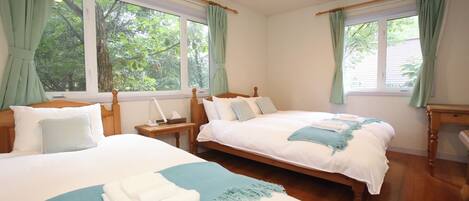 2 habitaciones, escritorio, tabla de planchar con plancha y wifi gratis