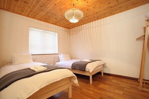 3 bedrooms, desk, iron/ironing board, free WiFi - Hakuba Shirousagi 3LDK 6person rental villa / Kitaazumi-gun Nagano (Kitaazumi-gun)