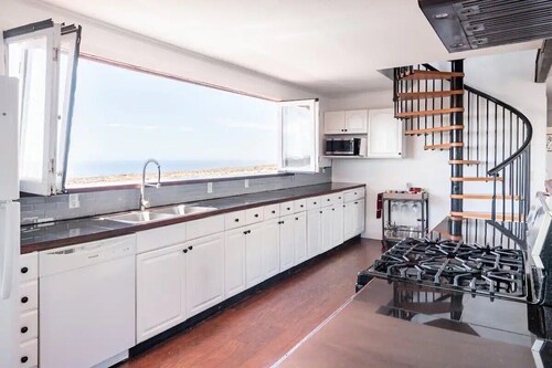 Private Ocean Views Borders National Park Hike Kings-Trail to Beach  