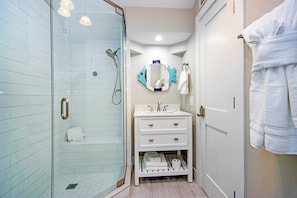 Shower, hair dryer, towels - Beach Villa 2028 - Gulf front largest floor plan (Captiva)